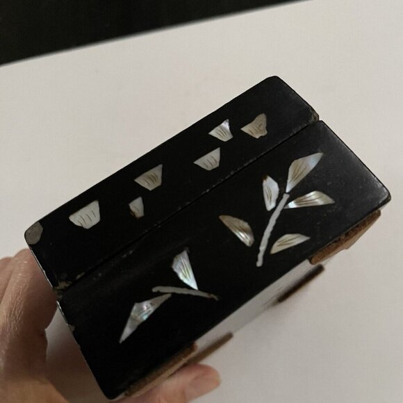 Chinese Mother of Pearl Wood Lacquer Box Old Man Floral Asian Trinket Decor - Picture 5 of 14